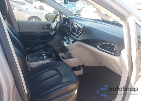 2020 Chrysler Voyager Lxi из США, поврежденный, VIN 2C4RC1DG8LR262449